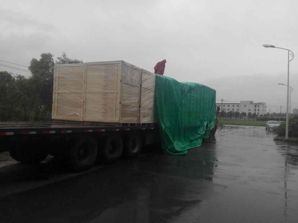 2017年6月北京創(chuàng)聯(lián)匯通電氣-雨中發(fā)貨現(xiàn)場，一直以顧客服務(wù)為較好